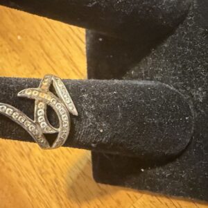Vintage silvertone crystal twist ring